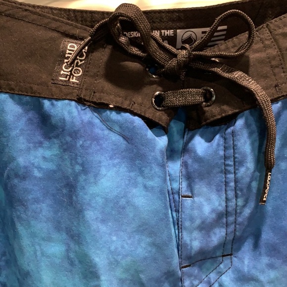 LIQUID FORCE SIZE 32 BRAND NEW SWIM TRUNKS - Picture 3 of 8